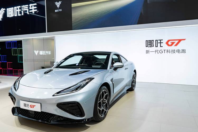 深圳龙岗区集智展企业管理咨询哪吒汽车在智能汽车领域的表现，领途汽车在新能源汽车市场中的影响力